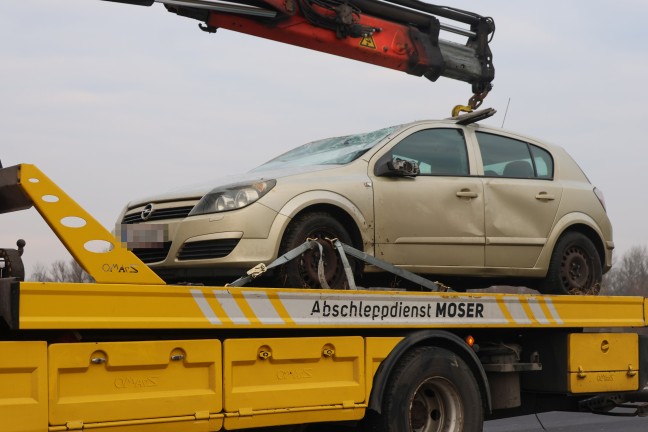 Autoberschlag auf Kremstalstrae bei Ansfelden endet glimpflicher als anfangs befrchtet