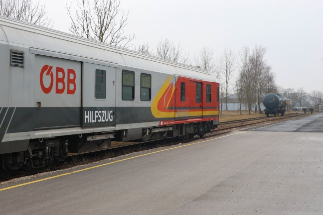 "Hercules"-Aufgabe abgeschlossen: Waggons nach Gterzugentgleisung in Wels nun endgltig weggebracht