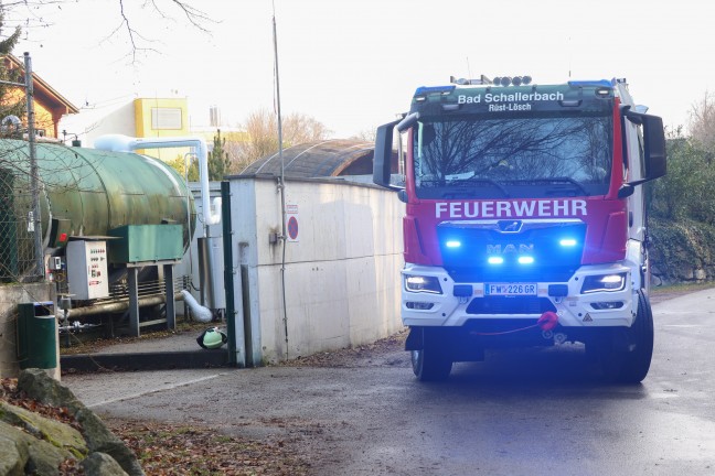 Chlorgasaustritt in einem Erlebnisbad in Bad Schallerbach sorgte fr Einsatz der Feuerwehr