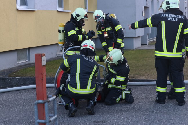 Brandeinsatz in der Tiefgarage einer Wohnanlage in Wels-Neustadt