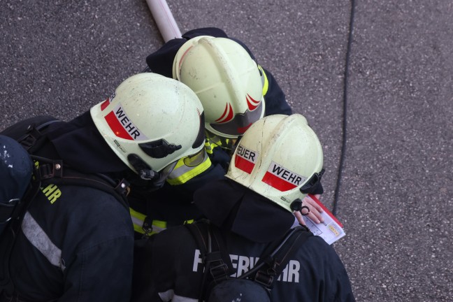 Brandeinsatz in der Tiefgarage einer Wohnanlage in Wels-Neustadt