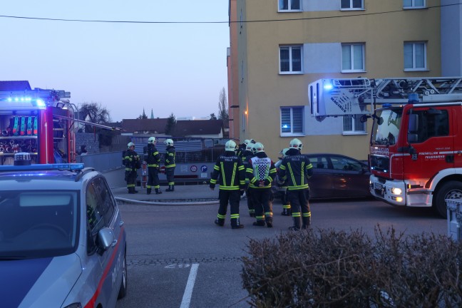 Brandeinsatz in der Tiefgarage einer Wohnanlage in Wels-Neustadt