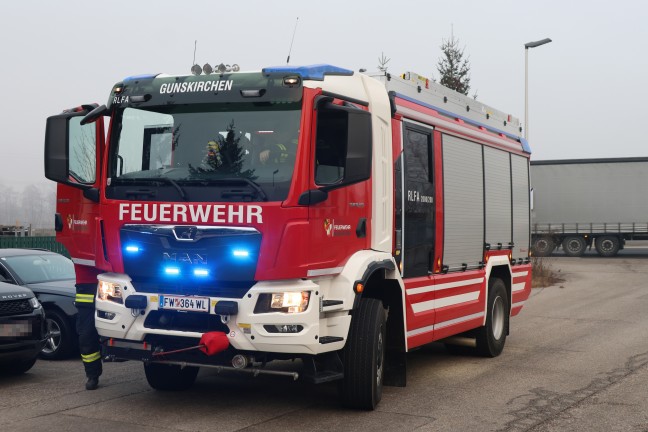 Auto bei Verkehrsunfall in Gunskirchen gegen Gartenzaun gekracht