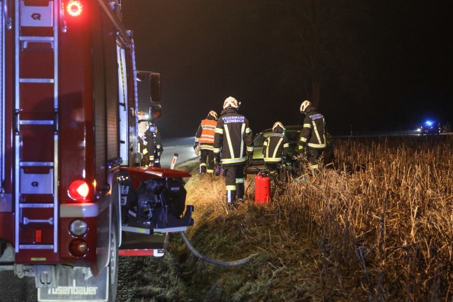 PKW bei Verkehrsunfall in Sipbachzell gegen entgegenkommendes Auto geschleudert