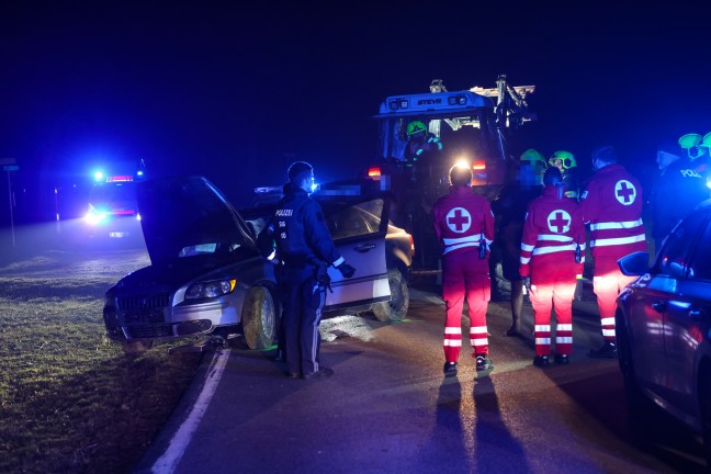 Verkehrsunfall in Sipbachzell: Lenker verlor bei Chaosfahrt smtliche Autoteile und sogar seine Hose