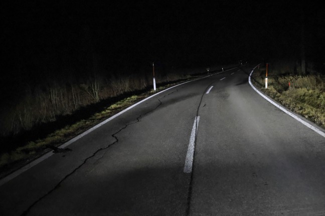 Verkehrsunfall in Sipbachzell: Lenker verlor bei Chaosfahrt smtliche Autoteile und sogar seine Hose