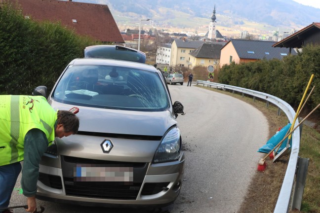 PKW-Crash: Verkehrsunfall in Kirchdorf an der Krems fordert zwei Verletzte