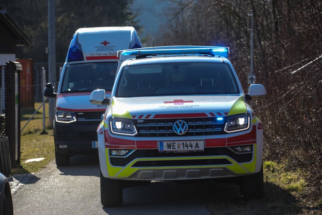 Taucheinsatz: Person in Wels-Schafwiesen nach Hilferufen in der Traun untergegangen