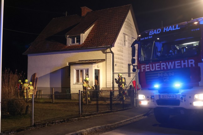 Nchtlicher Einsatz der Feuerwehr bei Brand von Akkugerten in einem Wohnhaus in Bad Hall