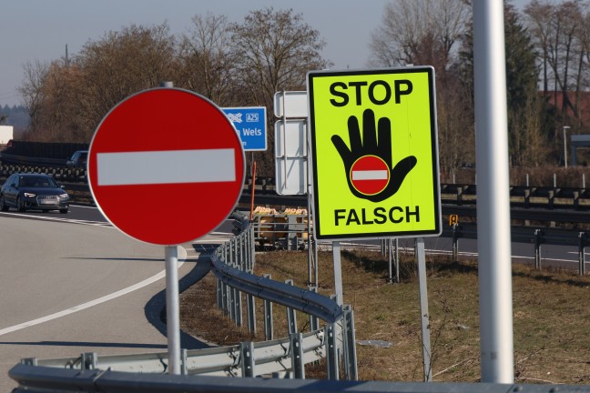 Geisterfahrt: Pensionist auf Innkreisautobahn bei Wels mit Seniorenmobil als Falschfahrer unterwegs