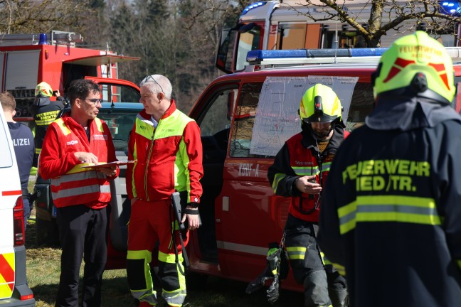 Fnf Feuerwehren bei Zimmerbrand in einem Vierkanter in Ried im Traunkreis im Einsatz