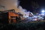 Zehn Feuerwehren bei Brand eines Wirtschaftsgebäudes in Kopfing im Innkreis im Einsatz