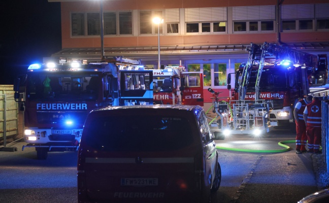 Brand in einem Schulgebäude in St. Agatha erforderte größeren Einsatz von fünf Feuerwehren