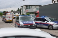 Reanimation: Arbeiter (18) mitsamt Leiter auf Baustelle in Linz-Kaplanhof aus drittem Stock gestürzt