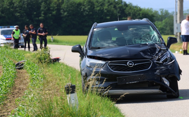 Schwere Kollision zwischen Moped und PKW in Steinhaus fordert zwei Schwerverletzte