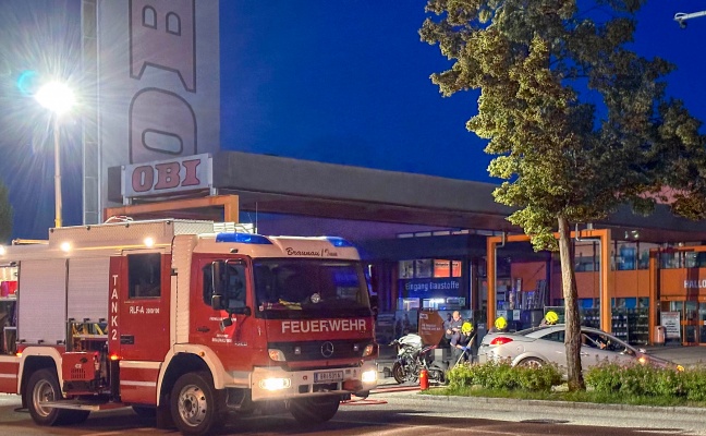 Motorradlenker (28) bei Kollision mit abbiegendem PKW in Braunau am Inn tödlich verletzt