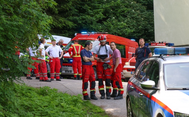 Suchaktion nach abgestürztem Paragleiter am Hirschwaldstein in Micheldorf in Oberösterreich