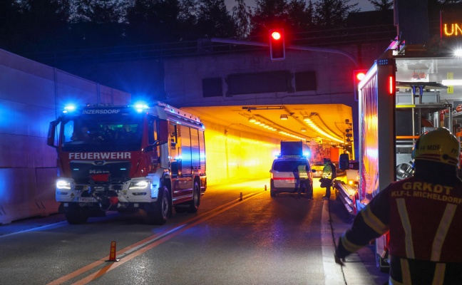 Einsatz nach internem Notfall im Tunnel Ottsdorf auf Pyhrnautobahn in Micheldorf in Oberösterreich