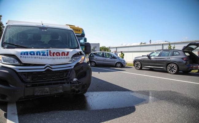 Auffahrunfall im dichten Abendverkehr auf Wiener Strae bei Marchtrenk fordert eine verletzte Person