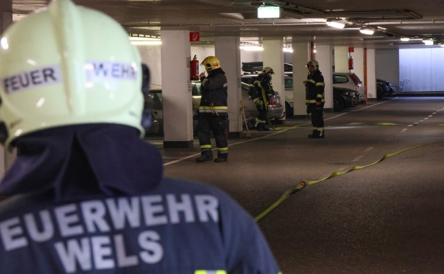 Beginnender PKW-Brand in einer Tiefgarage in Wels-Neustadt rechtzeitig entdeckt und gelöscht