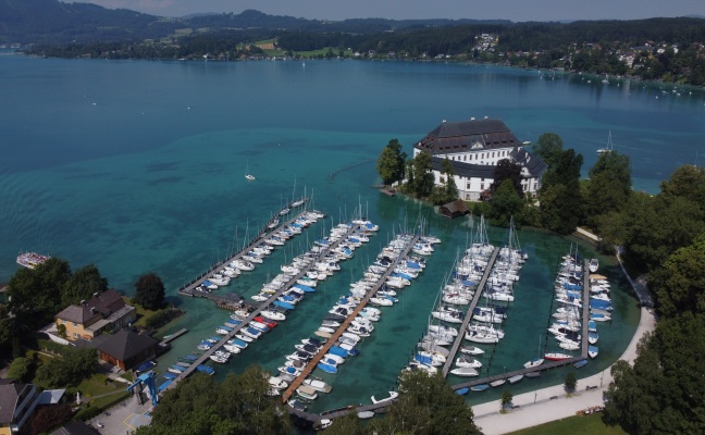 Schörfling am Attersee: Mann (73) nach Badetag leblos im Attersee entdeckt