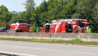 Crash im Urlauberverkehr auf Westautobahn bei Ohlsdorf fordert eine verletzte Person