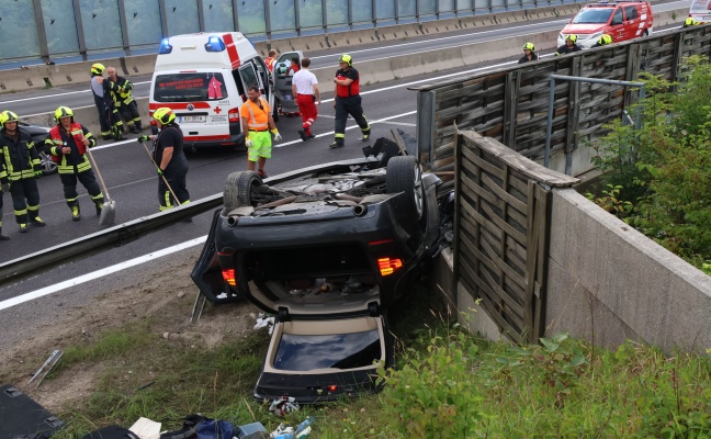 Autoberschlag auf Pyhrnautobahn in Roleithen fordert drei teils Schwerverletzte