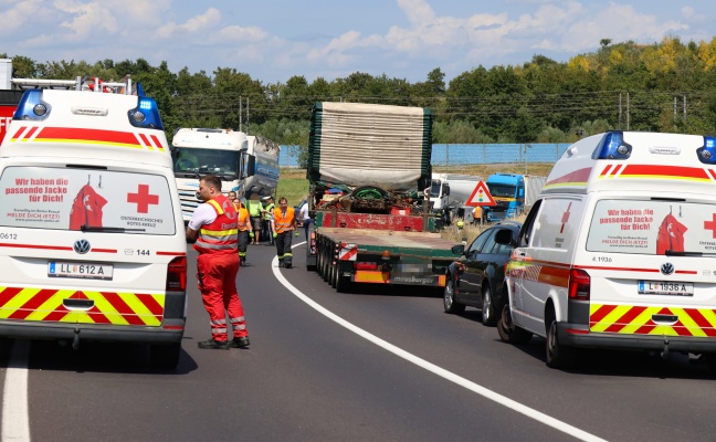 Streifkollision zweier Autos auf Wiener Strae bei Asten fordert zwei Leichtverletzte