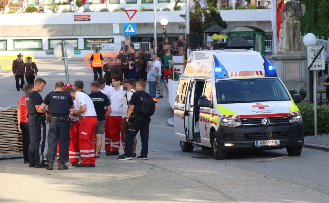 Interner Notfall: Notarzthubschrauber bei Reanimation nach Verkehrsunfall in Gallspach im Einsatz