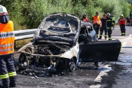 Auto stand auf Innkreisautobahn bei Meggenhofen in Vollbrand