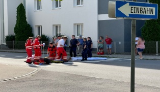 Notarzthubschrauber nach Unfall auf Zebrastreifen in Stadl-Paura im Einsatz