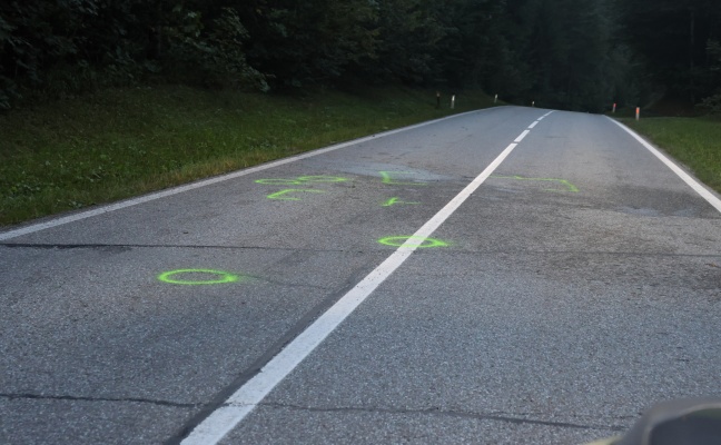 Notarzthubschrauber nach schwerem Motorradunfall in Grünau im Almtal im Einsatz