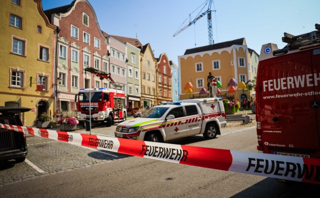 Deckeneinsturz: Suche nach zwei Verschtteten auf Baustelle in Schrding