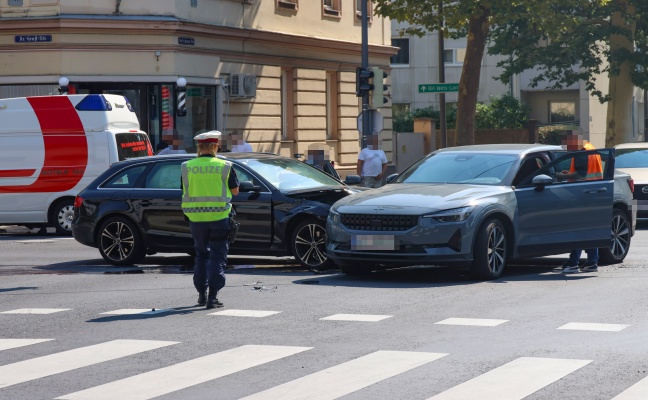 Kreuzungscrash in Wels-Innenstadt whrend Arbeiten an der Ampelanlage