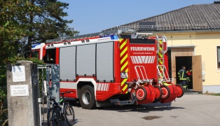 Täuschungsalarm: Feuerwehr zu vermeintlichem Brand nach Thalheim bei Wels alarmiert