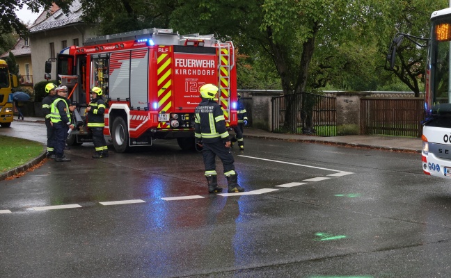 Kreuzungscrash zwischen zwei PKW in Kirchdorf an der Krems