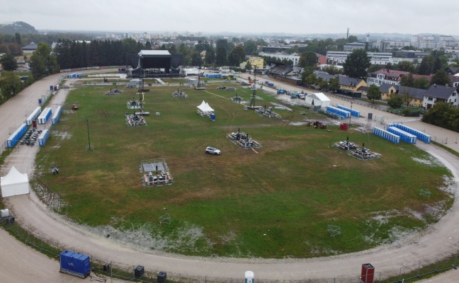 Konzert abgesagt: "Bhse Onkelz"-Konzert in Wels fllt wegen Starkregen sprichwrtlich ins Wasser