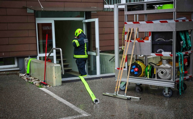 Oberösterreich: Feuerwehren nach wie vor bei Pumparbeiten und Sicherungsmaßnahmen im Einsatz