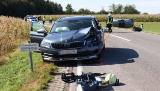 Schwerer Crash mit drei beteiligten PKW zwischen Andrichsfurt und Taiskirchen im Innkreis