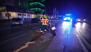 Motorradlenker bei Sturz auf Wiener Strae in Marchtrenk leicht verletzt