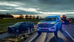 2,24 Promille: Alkolenker geriet auf Braunauer Strae bei Burgkirchen in den Gegenverkehr