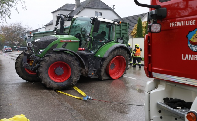 Traktorgespann in Lambach verunfallt