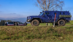 Doppelmord im Mhlviertel: Auto von flchtigem Tter in einem Waldstck gefunden