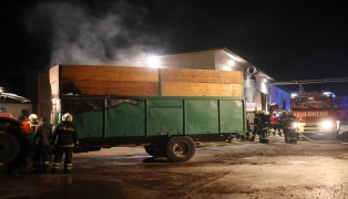 Vier Feuerwehren bei Brand auf einem Bauernhof in Eberstalzell im Einsatz