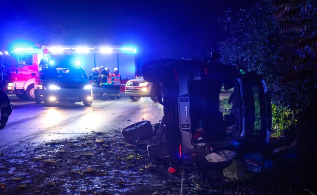 Schwerer Verkehrsunfall in Wels-Schafwiesen fordert zwei Verletzte