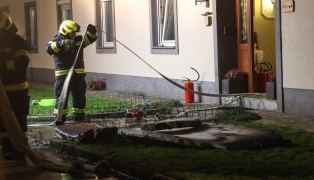 Drei Feuerwehren bei Kellerbrand in einem Vierkanter in Kematen an der Krems im Einsatz