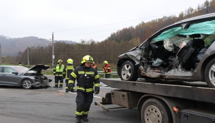 Personenrettung nach schwerem Kreuzungscrash in Micheldorf in Obersterreich