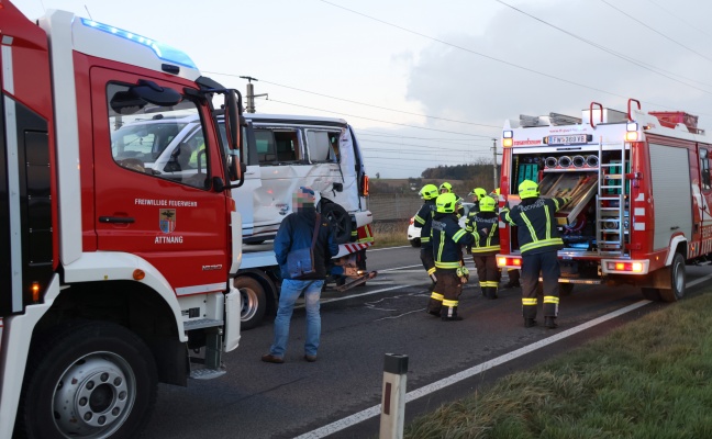 Gleich zwei Unflle in Redlham: Crash zwischen zwei PKW und Streifkollision mit Feuerwehrfahrzeug