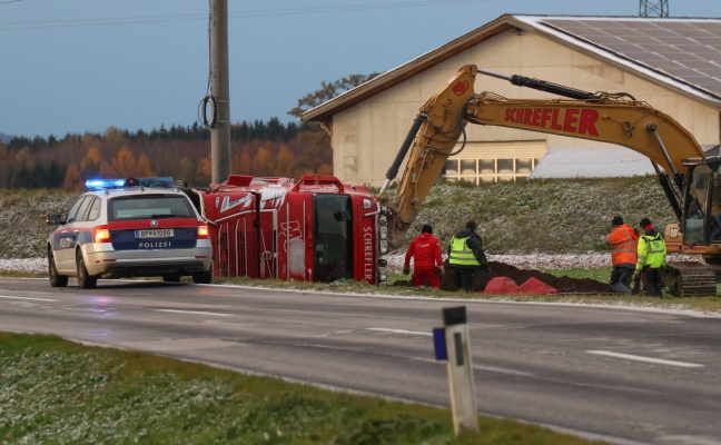 lkw-umgest-rzt-vier-feuerwehren-zu-schwerem-lkw-unfall-nach-sierning-alarmiert