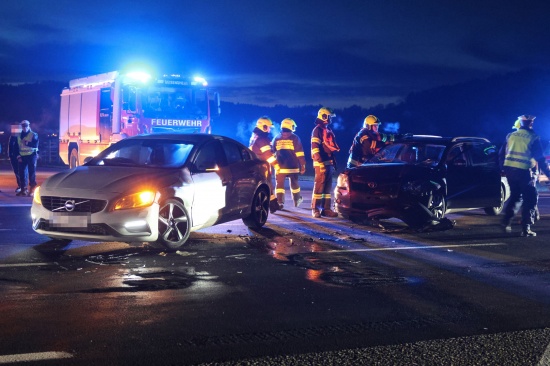 Verkehrsunfall zwischen zwei PKW im Kreuzungsbereich der Wallerner Strae in Pichl bei Wels